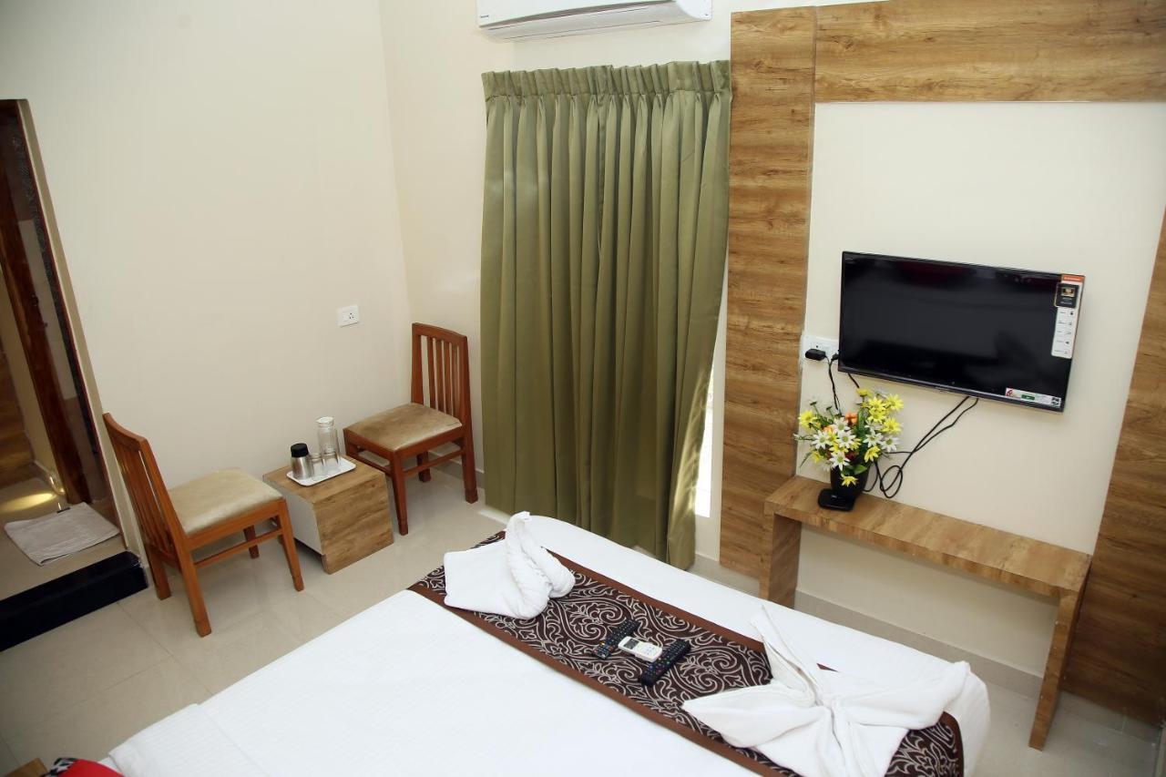 Apollo Court Hotel Chennai Exterior foto